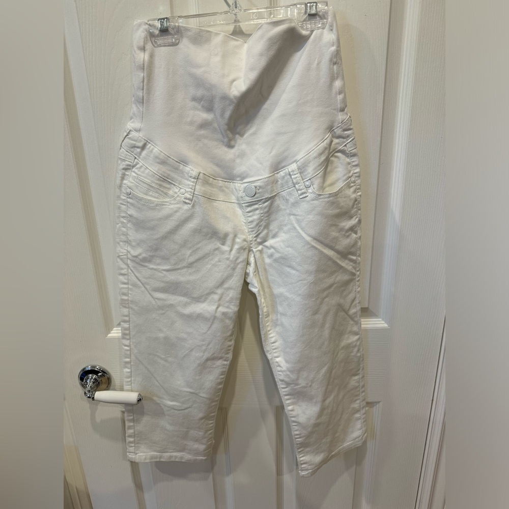 Maternity white 3/4 pants